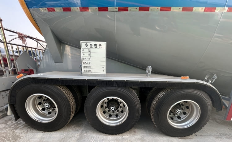 Remanufactured 50CBM Pneumatic Dry Bulk Silo Trailer 5 reman pneumatic tanker trailer | reman dry bulk trailers