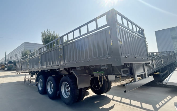 Reman Tri Axle Livestock Fence Cargo Trailer 5 reman animal transport trailer | reman fence truck trailer